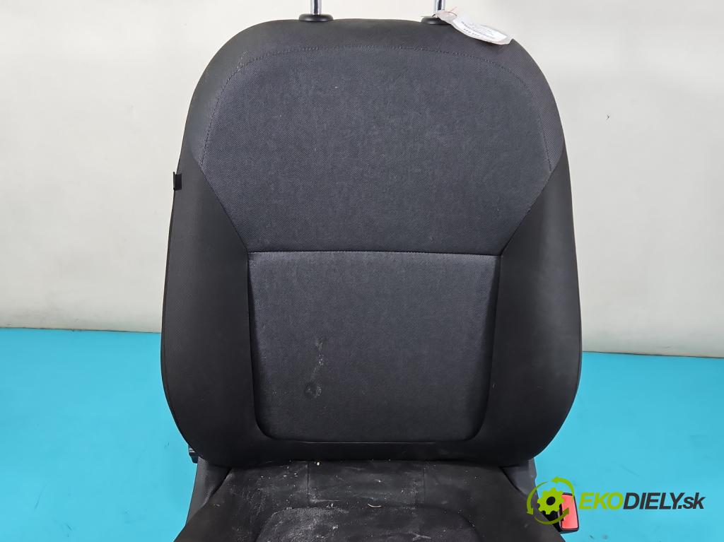 Skoda Fabia III 2014- 2021 1.0 MPI 60 HP manual 44 kW 999 cm3 5- Sedačka pravý  (Sedačka, sedadlo)