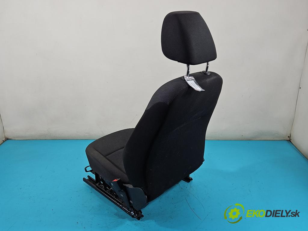 Skoda Fabia III 2014- 2021 1.0 MPI 60 HP manual 44 kW 999 cm3 5- Sedačka pravý  (Sedačka, sedadlo)