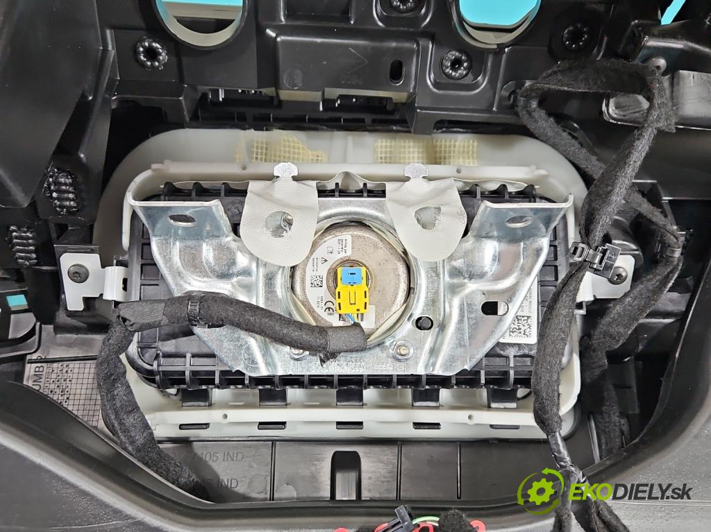 Dacia Sandero III 2020- 1.0 SCe: 91 KM manual 67 kW 999 cm3 5- kokpit,pristrojová doska rozdeľovacia