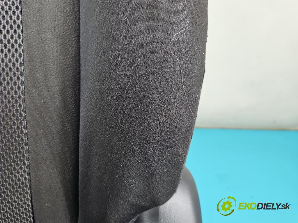 Toyota Rav4 II 2000-2005 2.0 D4D 116 HP manual 85 kW 1995 cm3 5- Sedačka ľavý  (Sedačka, sedadlo)