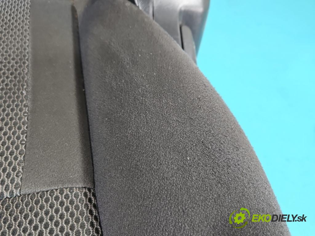 Toyota Rav4 II 2000-2005 2.0 D4D 116 HP manual 85 kW 1995 cm3 5- Sedačka ľavý  (Sedačka, sedadlo)