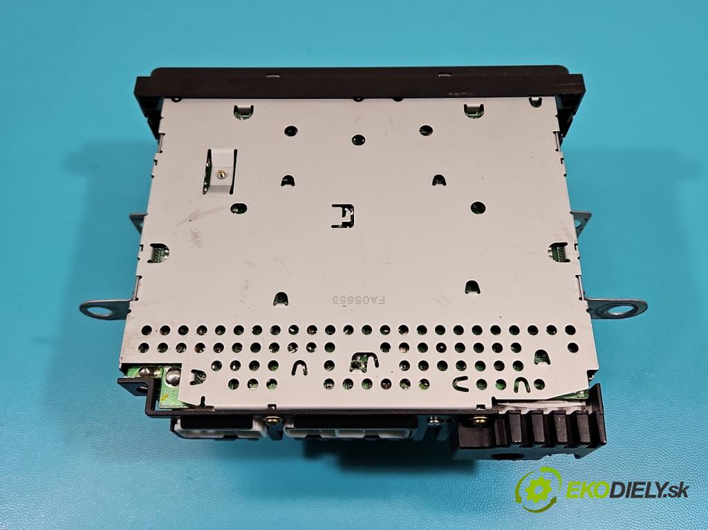 Toyota Rav4 II 2000-2005 2.0 D4D 116 HP manual 85 kW 1995 cm3 5- Radio originál 86120-42130