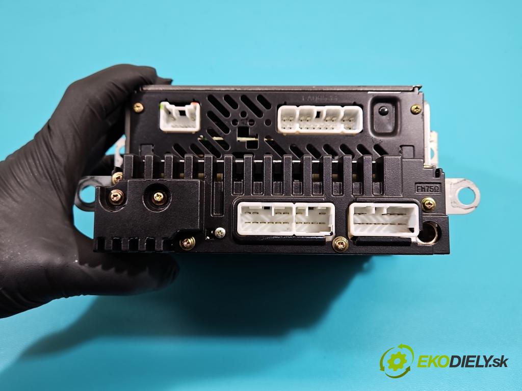 Toyota Rav4 II 2000-2005 2.0 D4D 116 HP manual 85 kW 1995 cm3 5- Radio originál 86120-42130