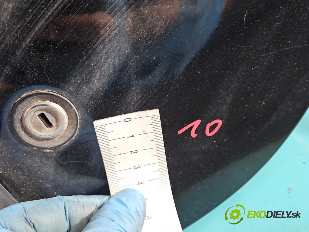 Bmw 5 E60 2003-2010 2.5d 177 hp automatic 130 kW 2497 cm3 4- zadní kufrové dveře  (Zadní kapoty)