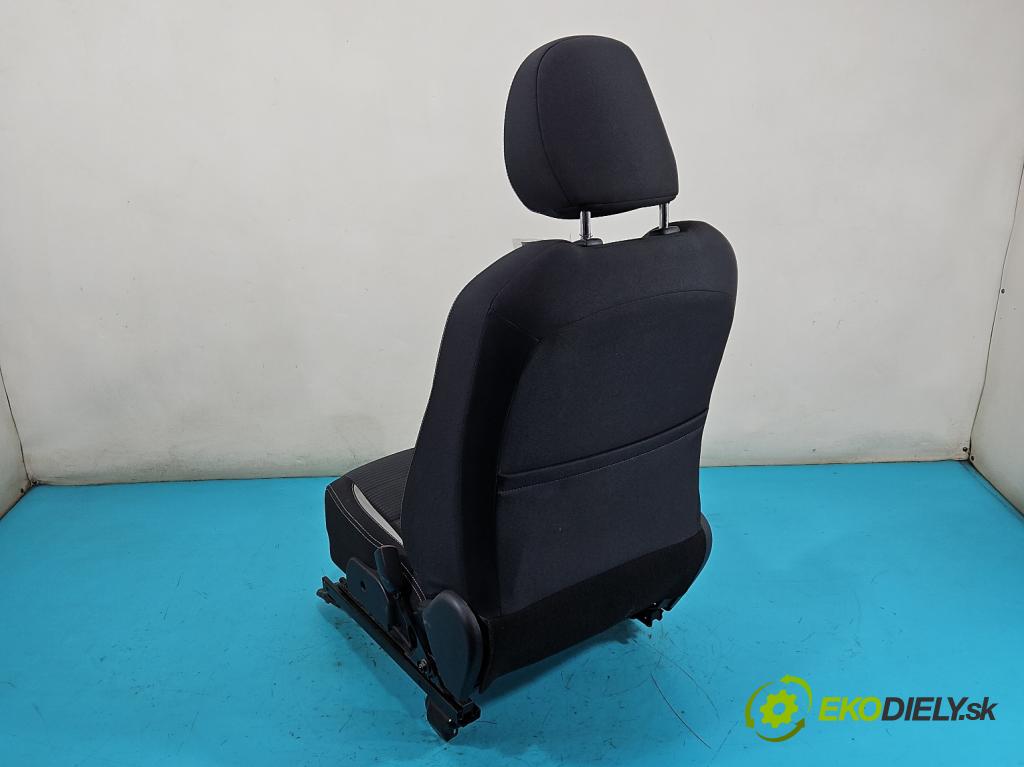 Toyota Avensis III T27 2009-2018 2.0 D4D 143 HP manual 105 kW 1995 cm3 5- Sedačka pravý  (Sedačka, sedadlo)