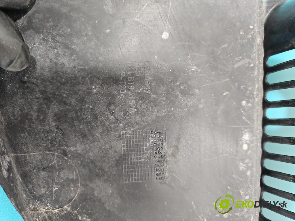 Vw Golf V 2003-2009 2.0 tdi 140 HP automatic 103 kW 1968 cm3 3- torpédo 1K1819415A (Torpédo (plast pod čelným sklom))