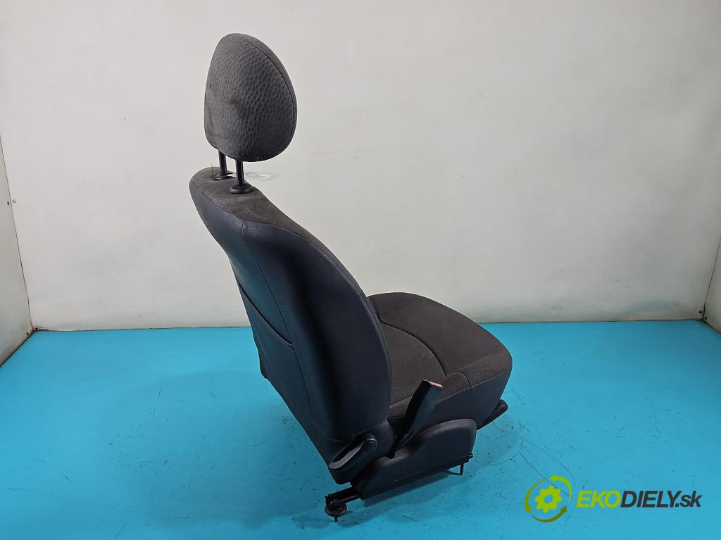 Renault Clio II 1998-2012 1.5 dci 65 HP manual 48 kW 1461 cm3 5- Sedačka ľavý  (Sedadlo)