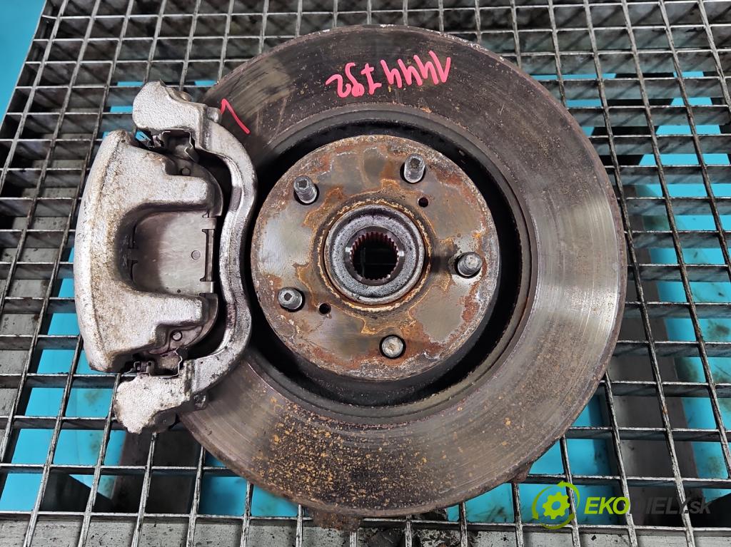 Toyota Avensis III T27 2009-2018 2.0 D4D 143 hp manual 105 kW 1995 cm3 5- náboj levé  (Náboje)