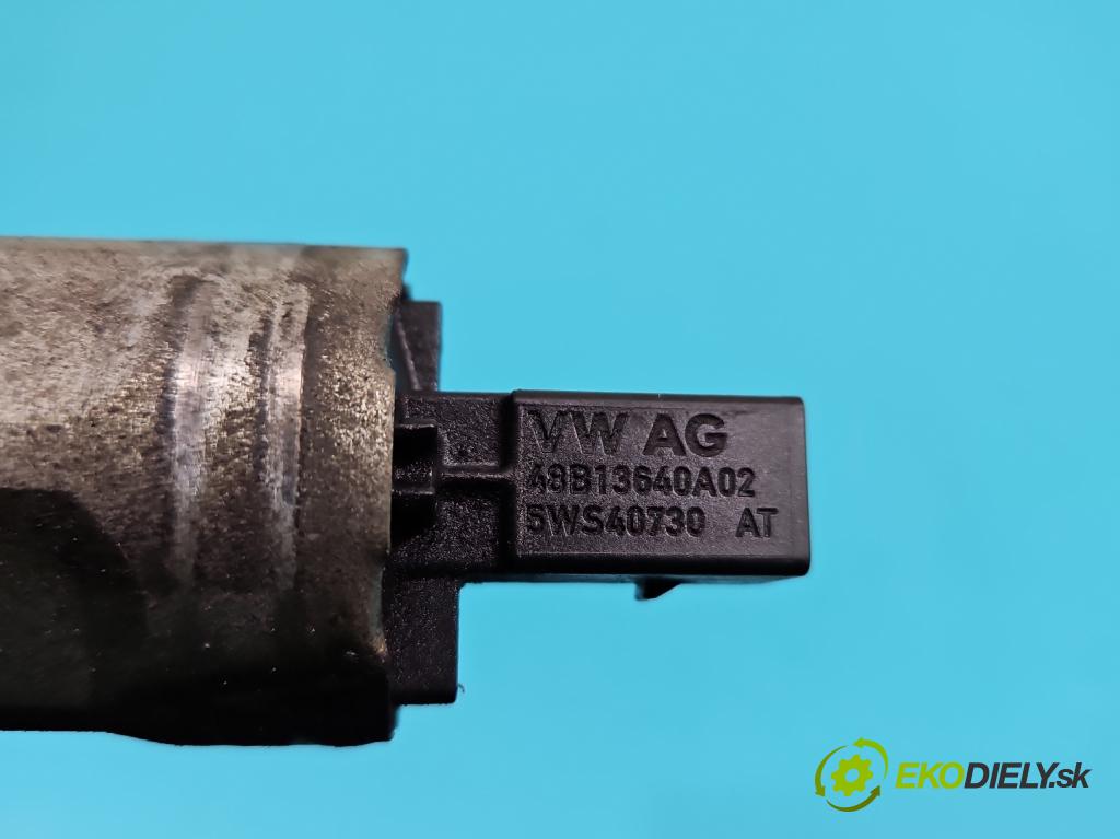 Vw Golf VI 2008-2013 1.6 tdi 105 HP manual 77 kW 1598 cm3 5- lišta vstrekovacia 03L089H (Vstrekovacia lišta)