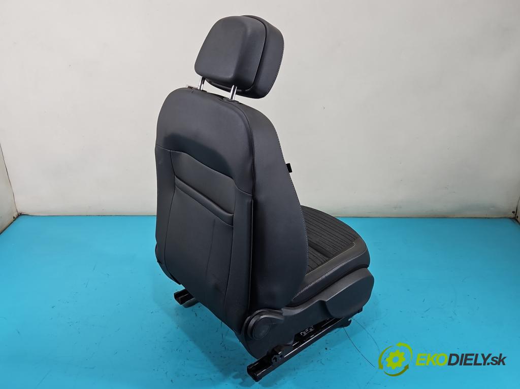 Opel Astra IV 2009-2015 1.6 16V 116 HP manual 85 kW 1598 cm3 5- Sedačka pravý  (Sedačka, sedadlo)