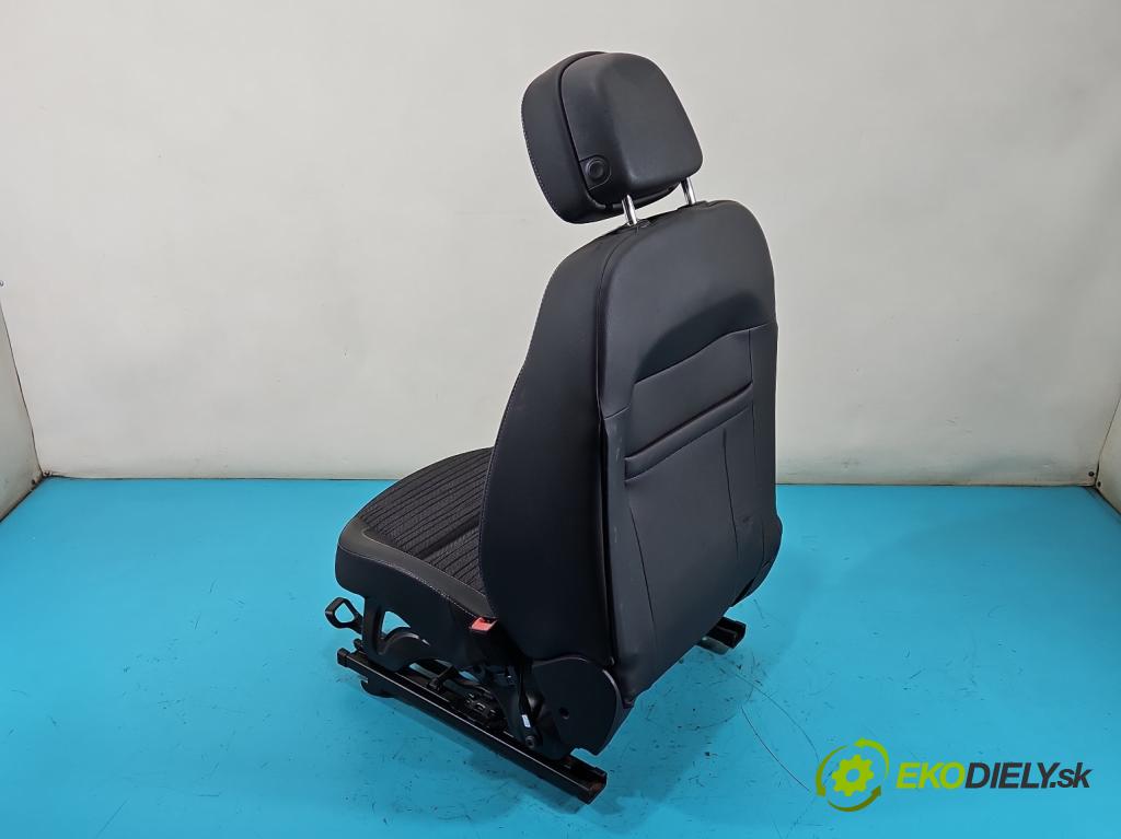 Opel Astra IV 2009-2015 1.6 16V 116 HP manual 85 kW 1598 cm3 5- Sedačka pravý  (Sedačka, sedadlo)