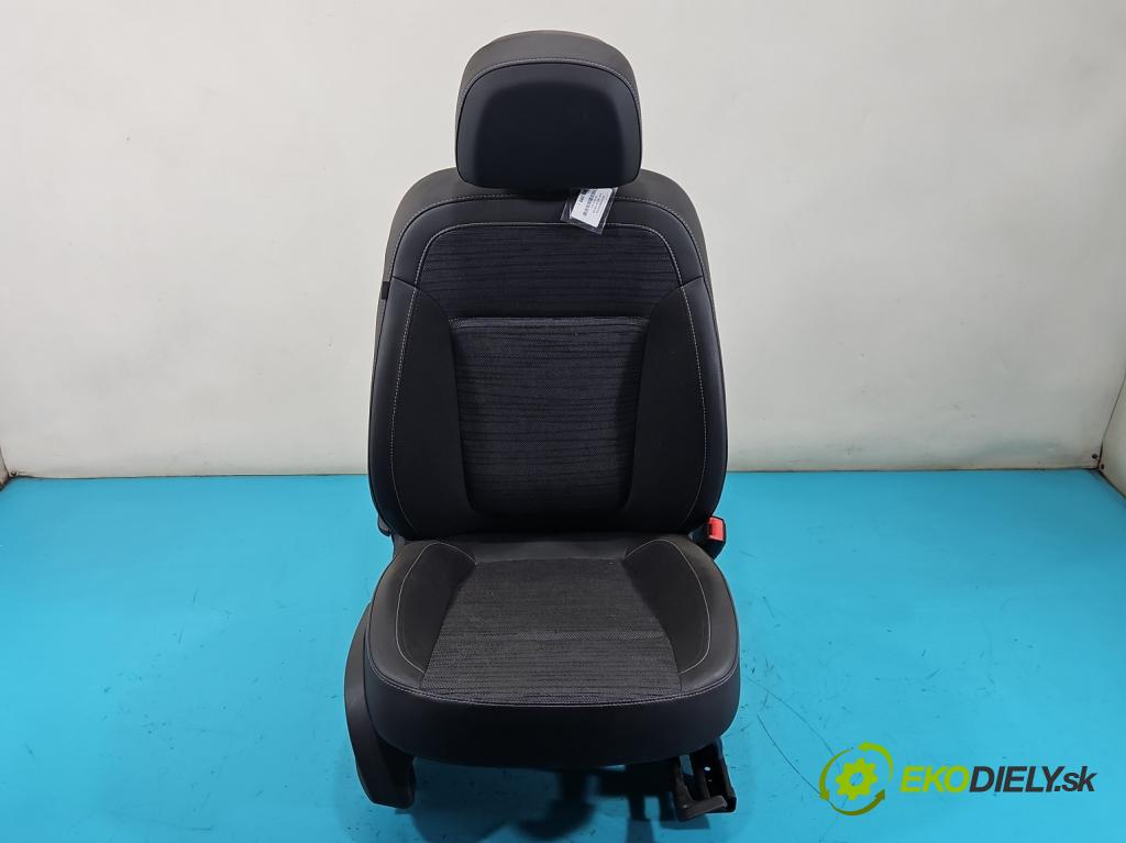Opel Astra IV 2009-2015 1.6 16V 116 HP manual 85 kW 1598 cm3 5- Sedačka pravý  (Sedačka, sedadlo)