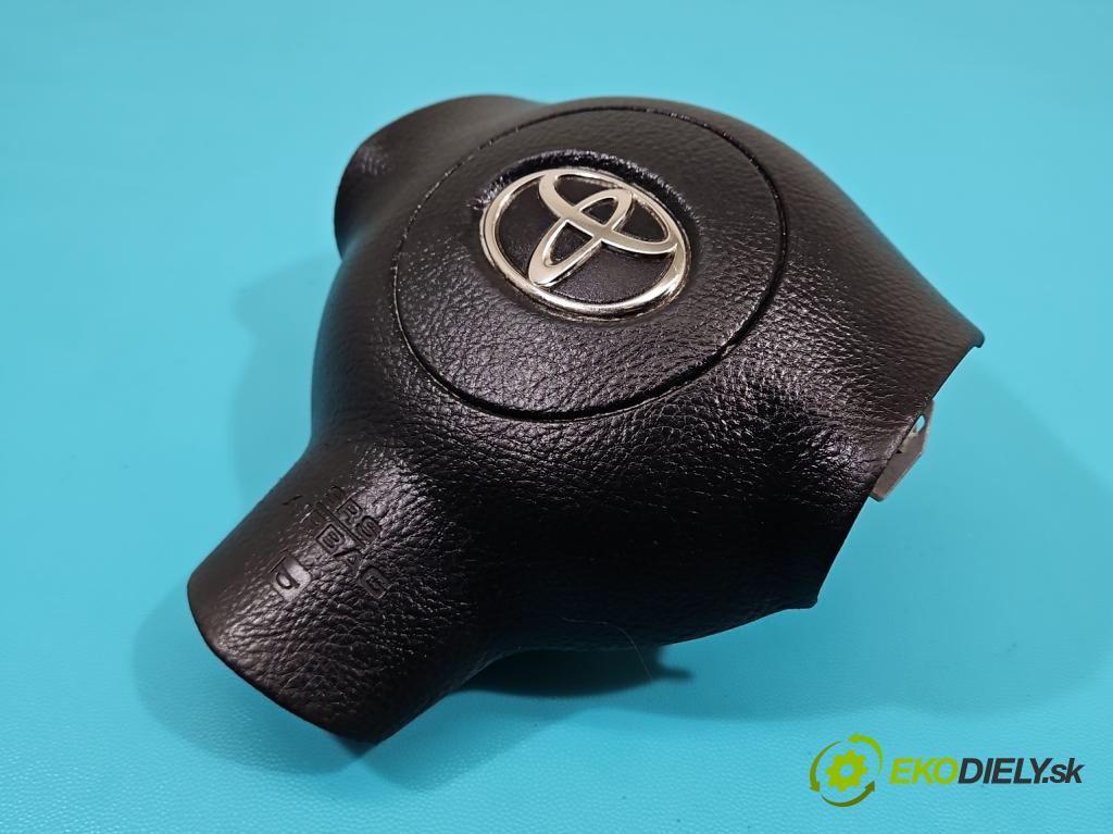 Toyota Rav4 II 2000-2005 2.0 D4D 116 HP manual 85 kW 1995 cm3 5- airbag vzduch: Řidiči:  (Airbag)