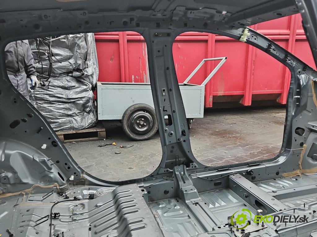 Dacia Sandero III 2020- 1.0 SCe 91KM manual 67 kW 999 cm3 5- práh levý  (Ostatní)