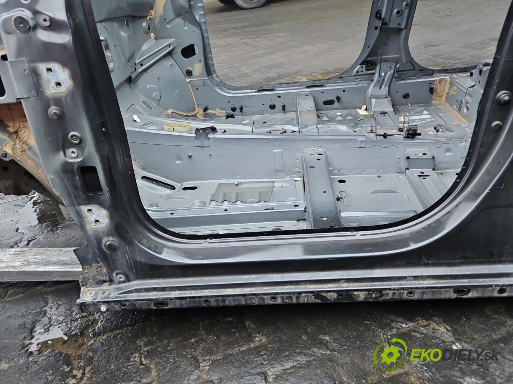 Dacia Sandero III 2020- 1.0 SCe 91KM manual 67 kW 999 cm3 5- práh levý  (Ostatní)