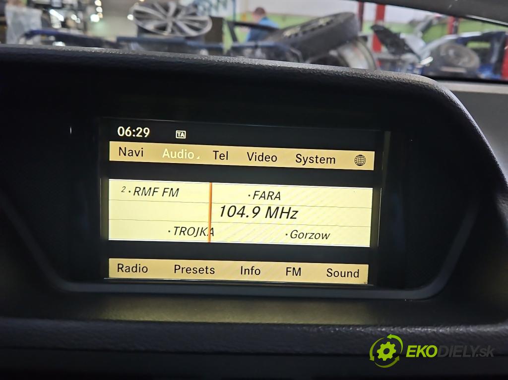 Mercedes E C207/ A207 3.0 cdi 265KM automatic 195 kW 2987 cm3 2- Zobrazit: A2129004407 (Prístrojová doska, displej)