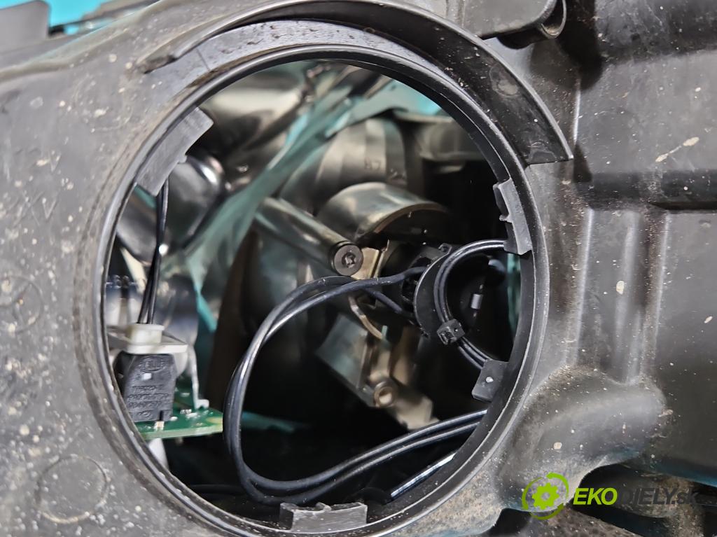 Mercedes E C207/ A207 3.0 cdi 265KM automatic 195 kW 2987 cm3 2- Reflektor: pravý A2078200259 (Svetlo predné pravé)