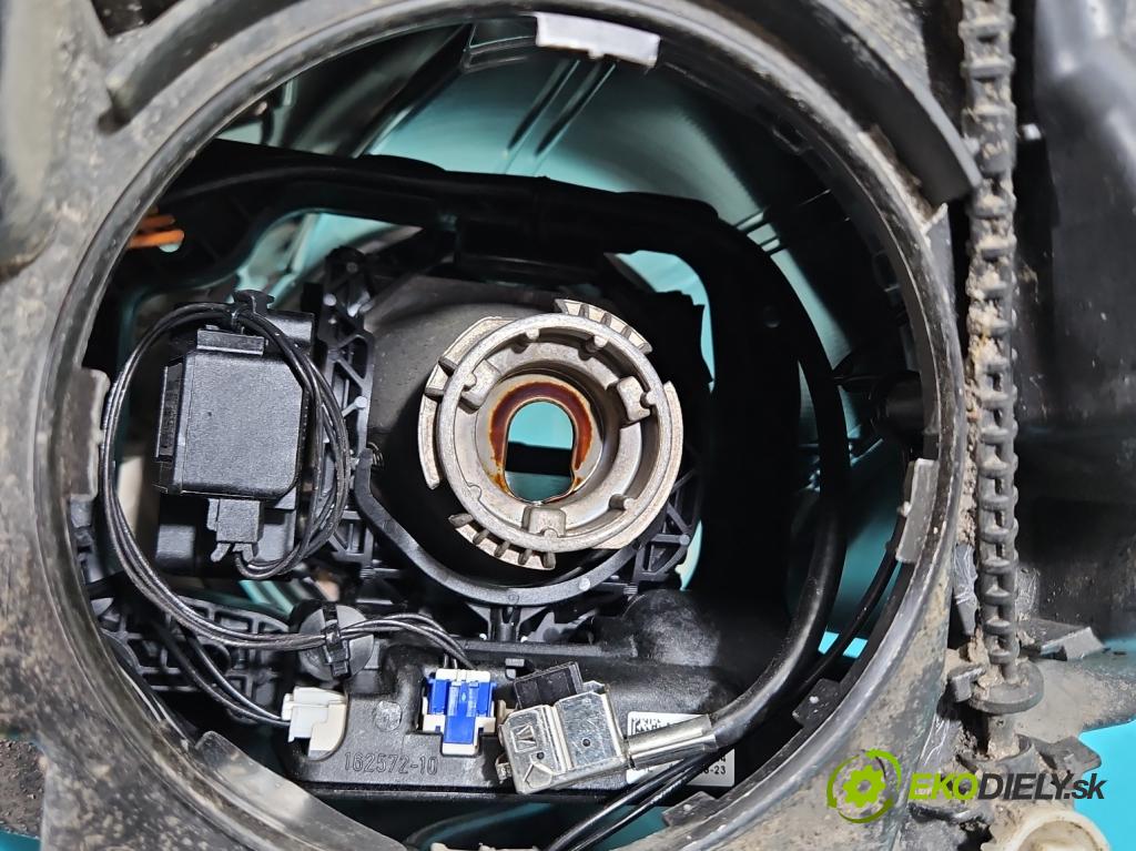 Mercedes E C207/ A207 3.0 cdi 265KM automatic 195 kW 2987 cm3 2- Reflektor: pravý A2078200259 (Svetlo predné pravé)