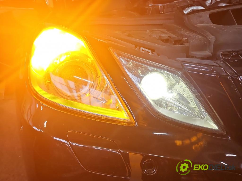 Mercedes E C207/ A207 3.0 cdi 265KM automatic 195 kW 2987 cm3 2- Reflektor: pravý A2078200259 (Svetlo predné pravé)