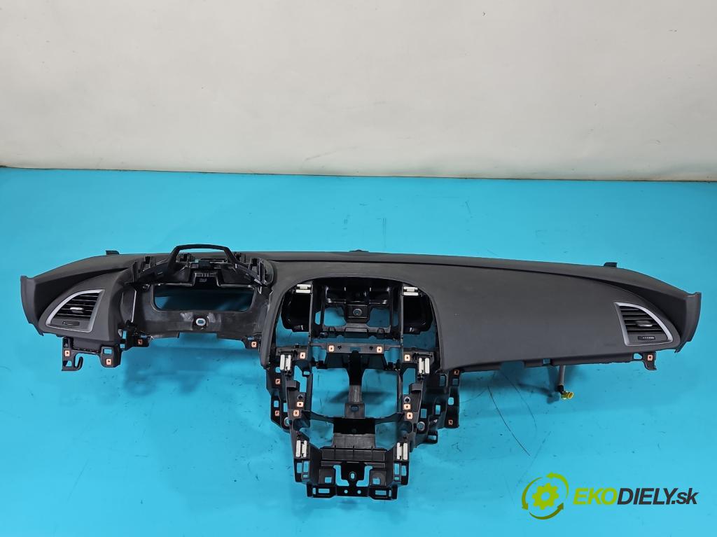 Opel Astra IV 2009-2015 1.6 16V 116 HP manual 85 kW 1598 cm3 5- kokpit,pristrojová doska rozdeľovacia 