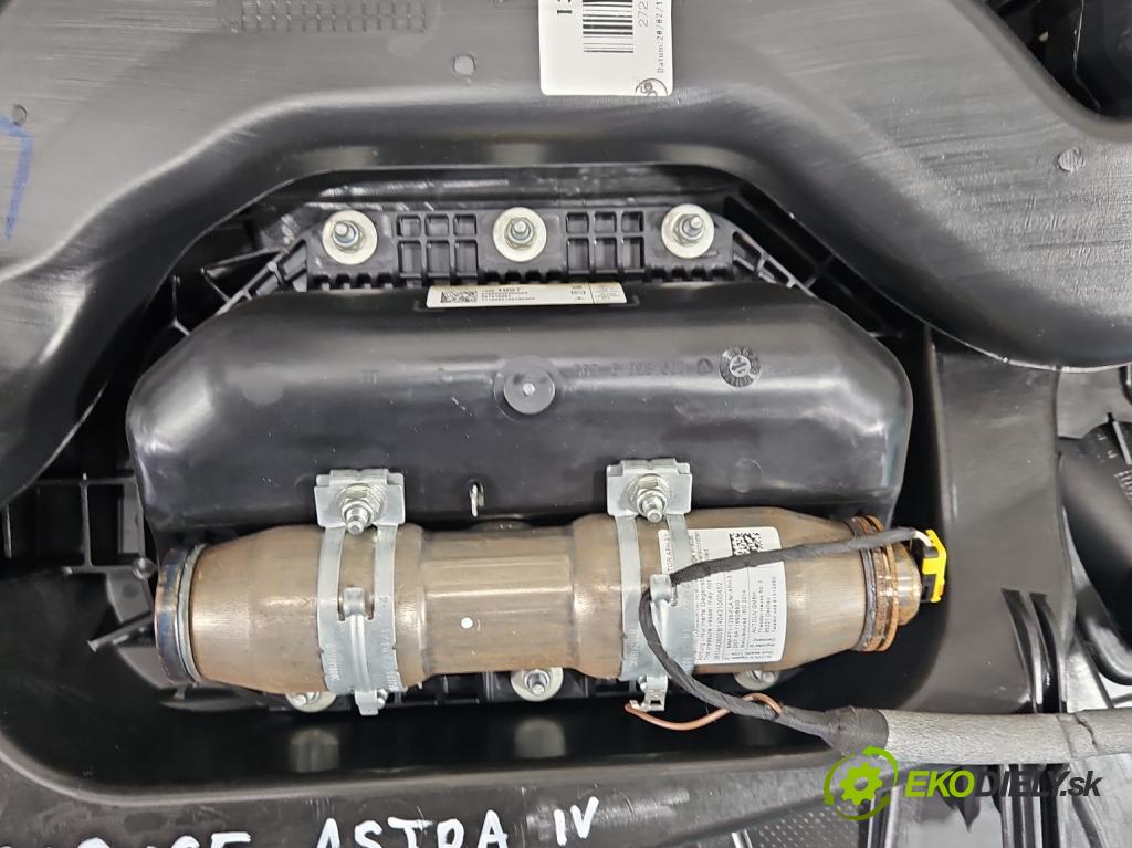Opel Astra IV 2009-2015 1.6 16V 116 HP manual 85 kW 1598 cm3 5- kokpit,pristrojová doska rozdeľovacia