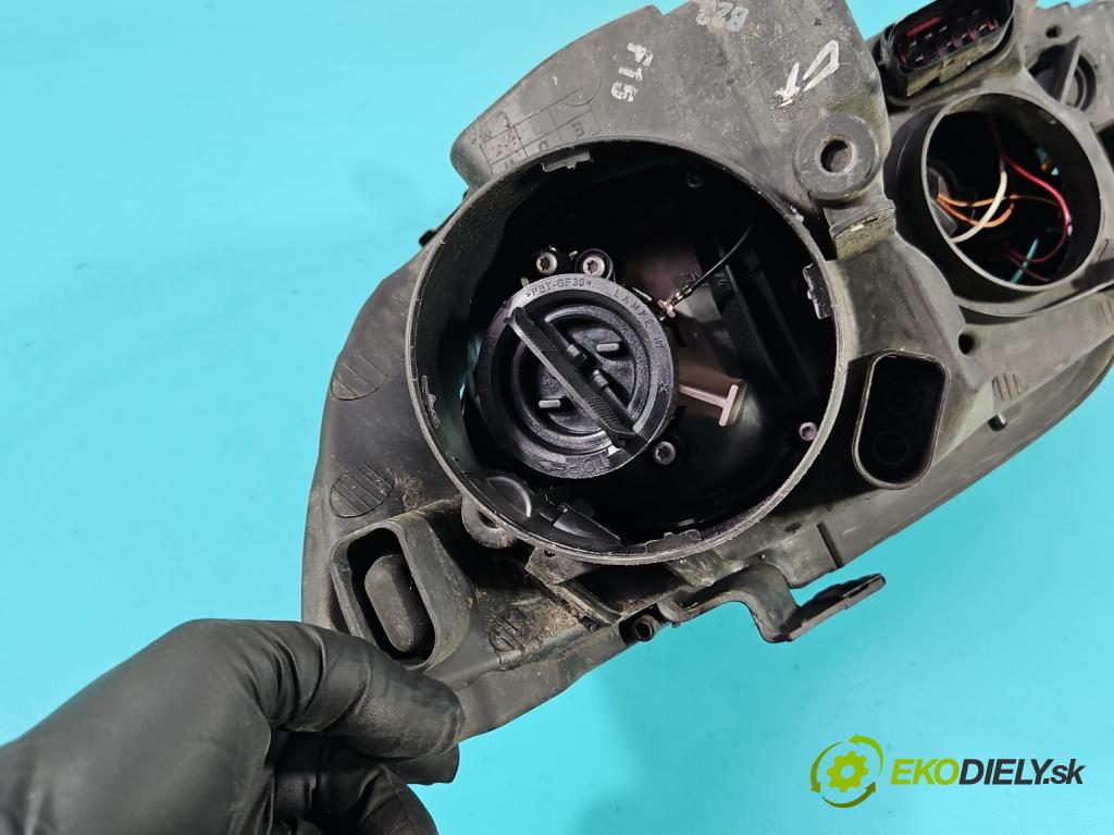 Vw Golf plus 1.6 SR 102 HP manual 75 kW 1595 cm3 5- Reflektor: pravý 5M1941006B (Svetlo predné pravé)