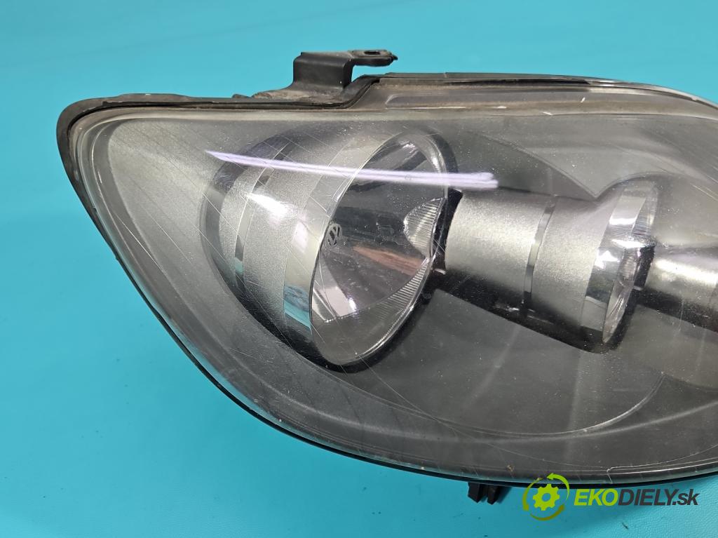 Vw Golf plus 1.6 SR 102 HP manual 75 kW 1595 cm3 5- Reflektor: pravý 5M1941006B (Svetlo predné pravé)