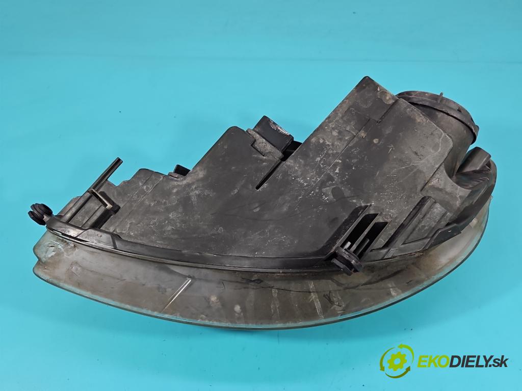 Vw Golf plus 1.6 SR 102 HP manual 75 kW 1595 cm3 5- Reflektor: pravý 5M1941006B (Svetlo predné pravé)