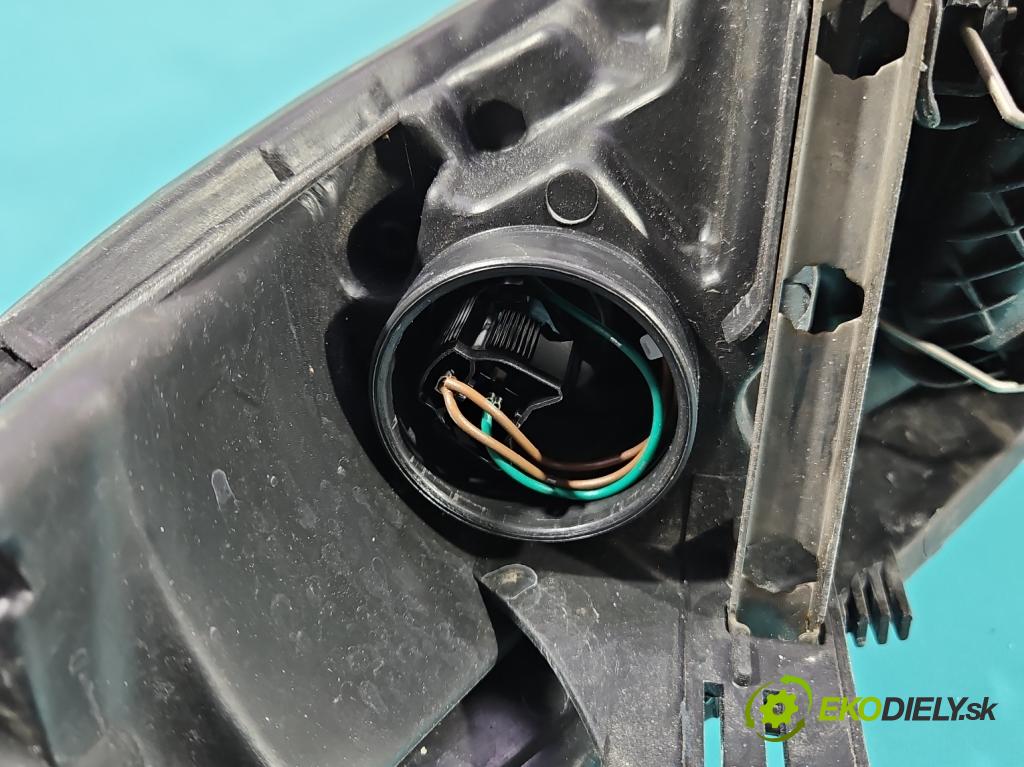 Renault Megane III 2008-2016 1.5 dci 106 HP manual 78 kW 1461 cm3 5- Reflektor: pravý  (Svetlo predné pravé)