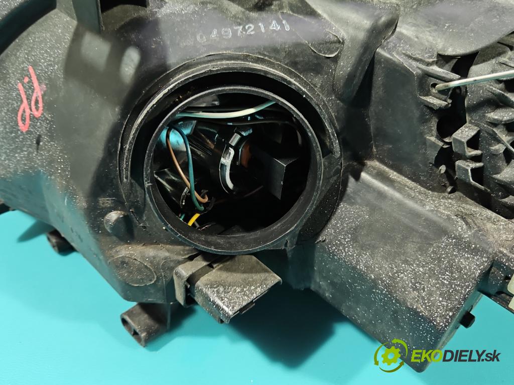 Renault Megane III 2008-2016 1.5 dci 106 HP manual 78 kW 1461 cm3 5- Reflektor: pravý  (Svetlo predné pravé)