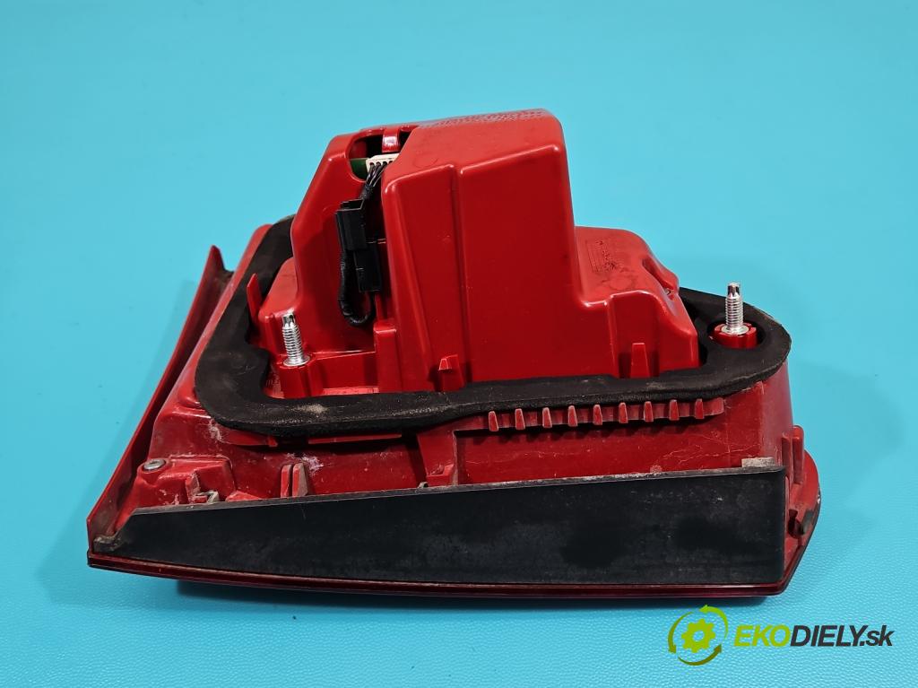 Audi A4 B8 2007-2015 1.8 TFSI 170 HP manual 125 kW 1798 cm3 4- svetlo / reflektor zadné pravé 8K5945094AC (Kľučka dverí ostatné)