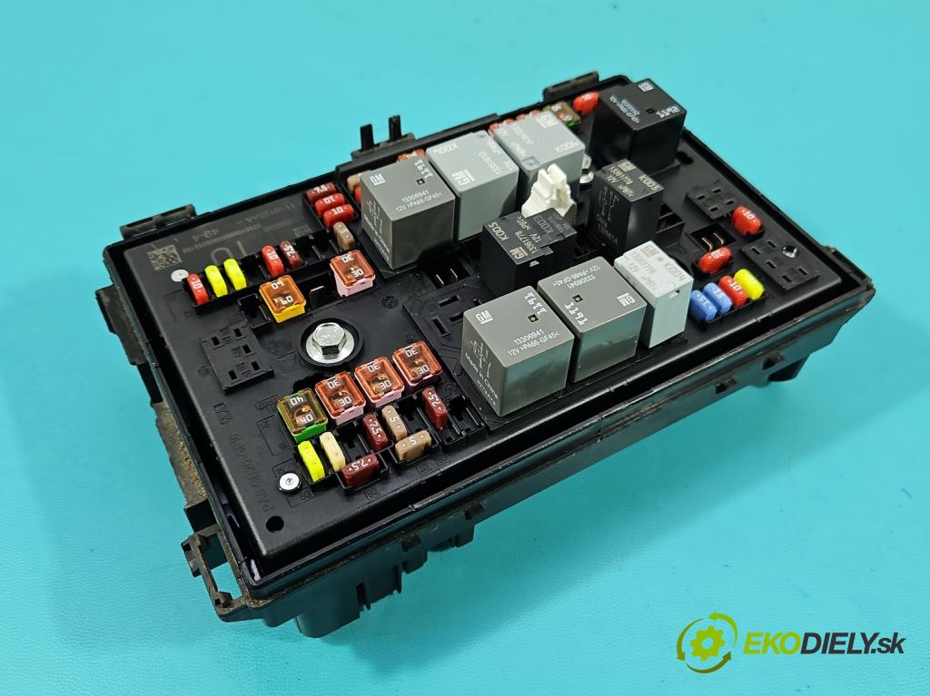 Opel Astra IV 2009-2015 1.6 16V 116 hp manual 85 kW 1598 cm3 5- skříňka pojistková 13368638 (Pojistkové skříňky)