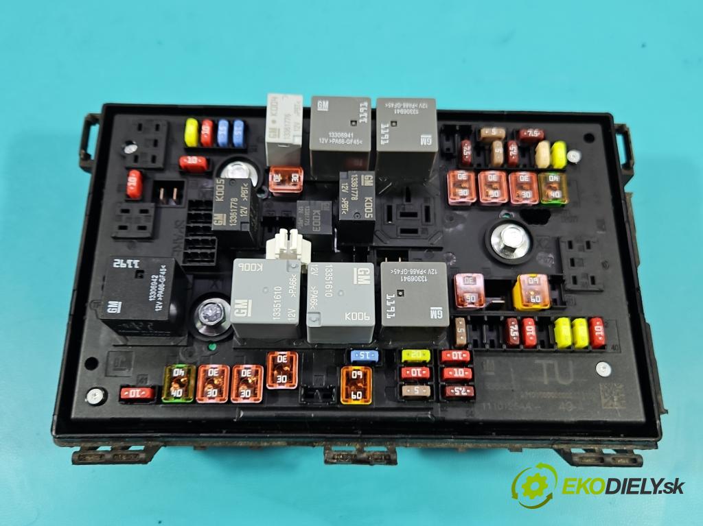 Opel Astra IV 2009-2015 1.6 16V 116 hp manual 85 kW 1598 cm3 5- skříňka pojistková 13368638 (Pojistkové skříňky)