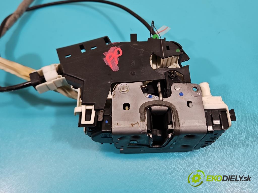 Mercedes E C207/ A207 3.0 cdi 265KM automatic 195 kW 2987 cm3 2- zámok predné pravý A2047203035