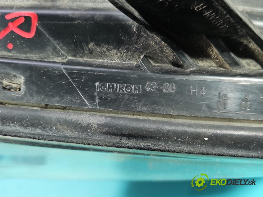 Toyota Rav4 II 2000-2005 2.0 D4D 116 HP manual 85 kW 1995 cm3 5- Reflektor: pravý  (Svetlo predné pravé)