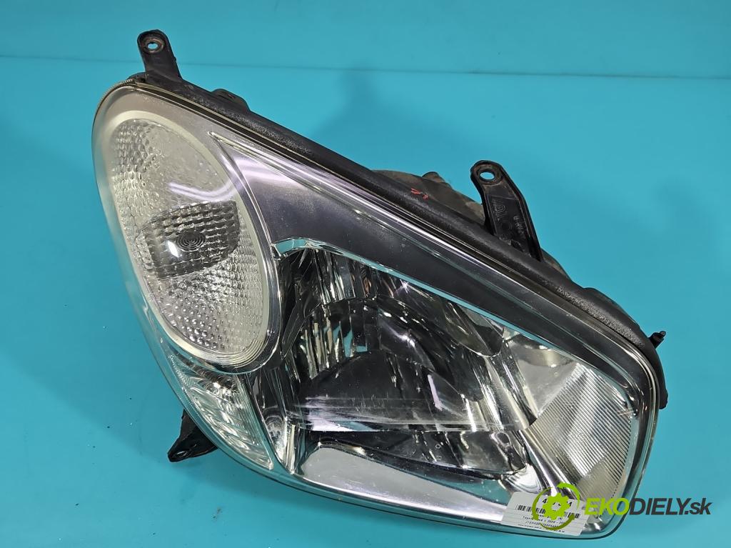 Toyota Rav4 II 2000-2005 2.0 D4D 116 HP manual 85 kW 1995 cm3 5- Reflektor: pravý  (Svetlo predné pravé)