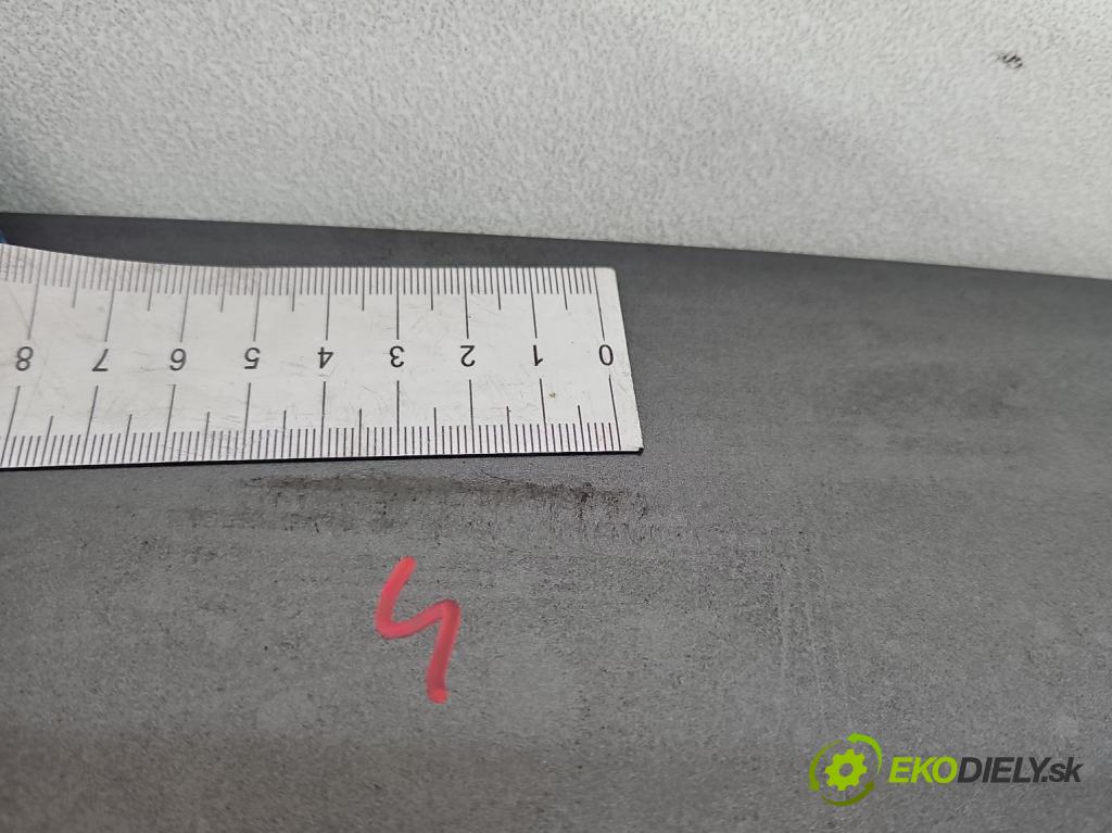 Vw Golf plus 1.6 SR 102 hp manual 75 kW 1595 cm3 5- zadní kufrové dveře  (Zadní kapoty)