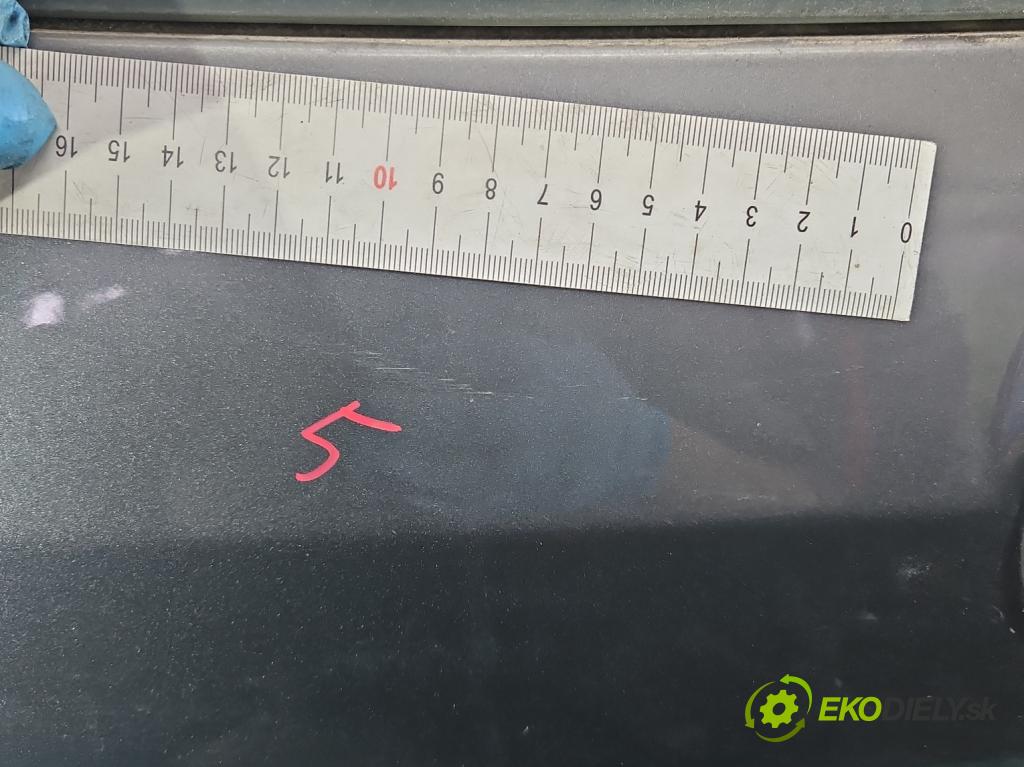 Vw Golf plus 1.6 SR 102 hp manual 75 kW 1595 cm3 5- zadní kufrové dveře  (Zadní kapoty)