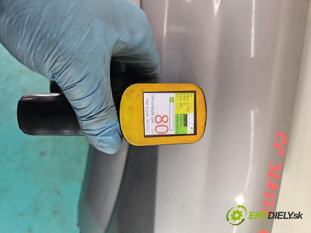 Opel Vectra C 2002-2008 1.9 cdti 150 HP manual 110 kW 1910 cm3 5- blatník predné pravý  (Kľučka dverí ostatné)