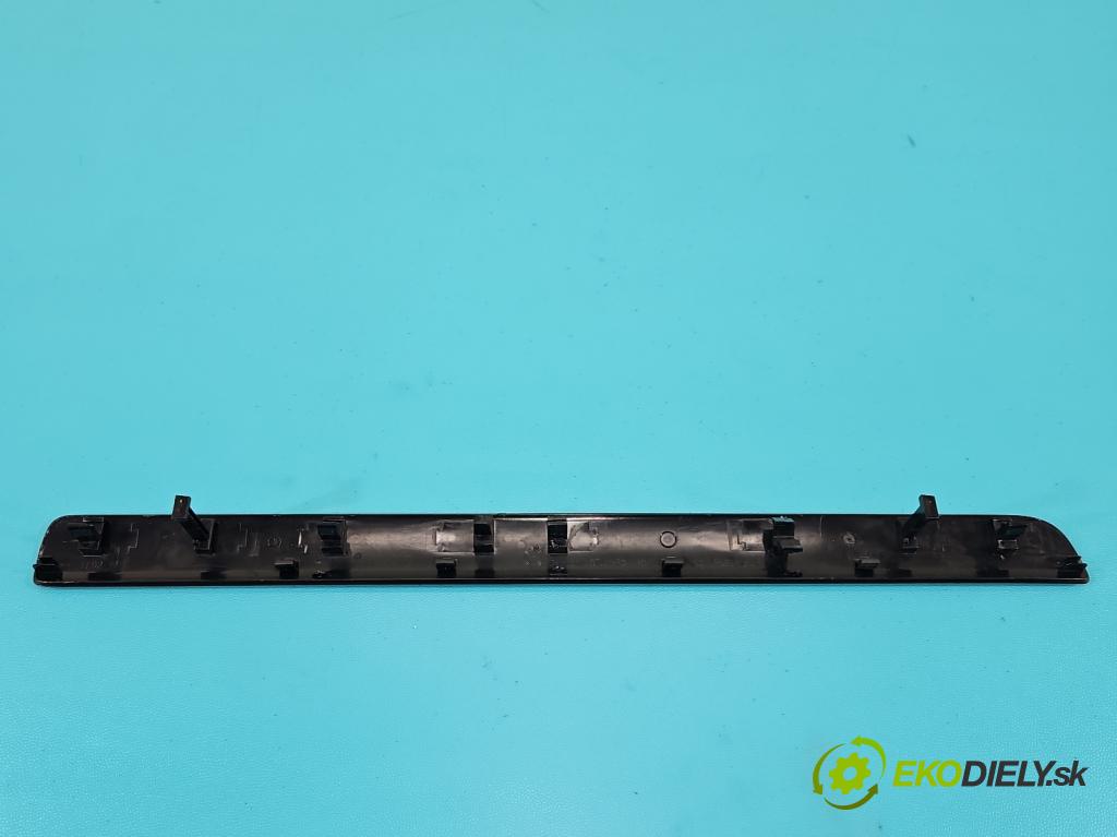 Vw Golf VII 2012-2020 1.6 tdi 110 HP manual 81 kW 1598 cm3 5- Mřížka: kúrenia stredová 5G1819743 (Mriežka kúrenia (fukár))