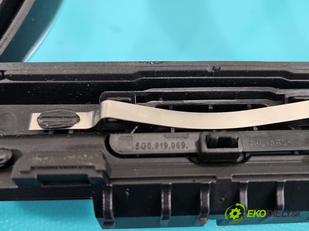 Vw Golf VII 2012-2020 1.6 tdi 110 HP manual 81 kW 1598 cm3 5- Mřížka: kúrenia stredová 5G1819743 (Mriežka kúrenia (fukár))