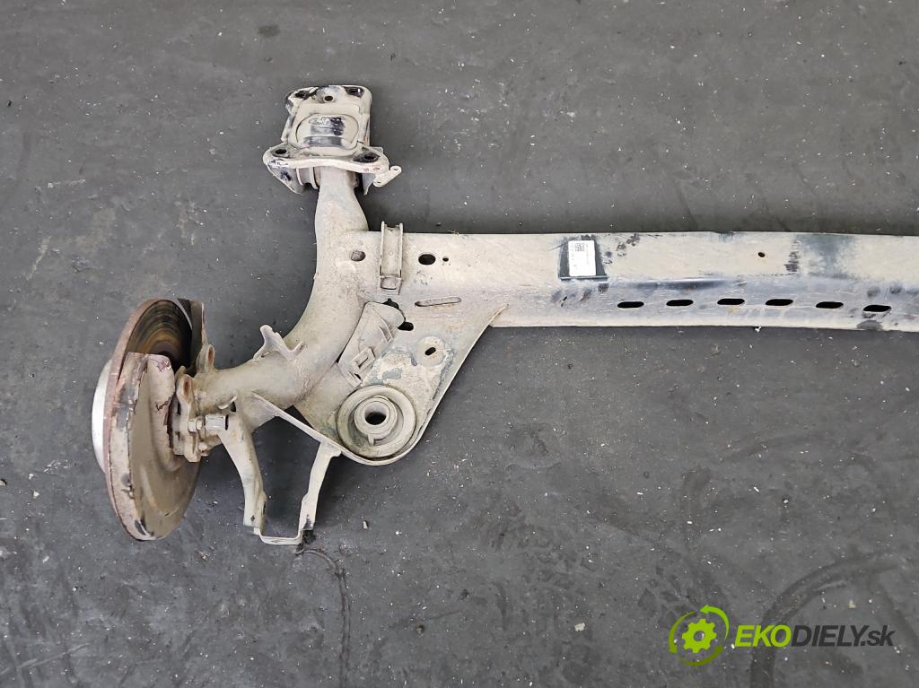 Vw Golf VII 2012-2020 1.6 tdi 110 hp manual 81 kW 1598 cm3 5- zadní výztuha 5Q0501049AF (Výztuhy zadní)