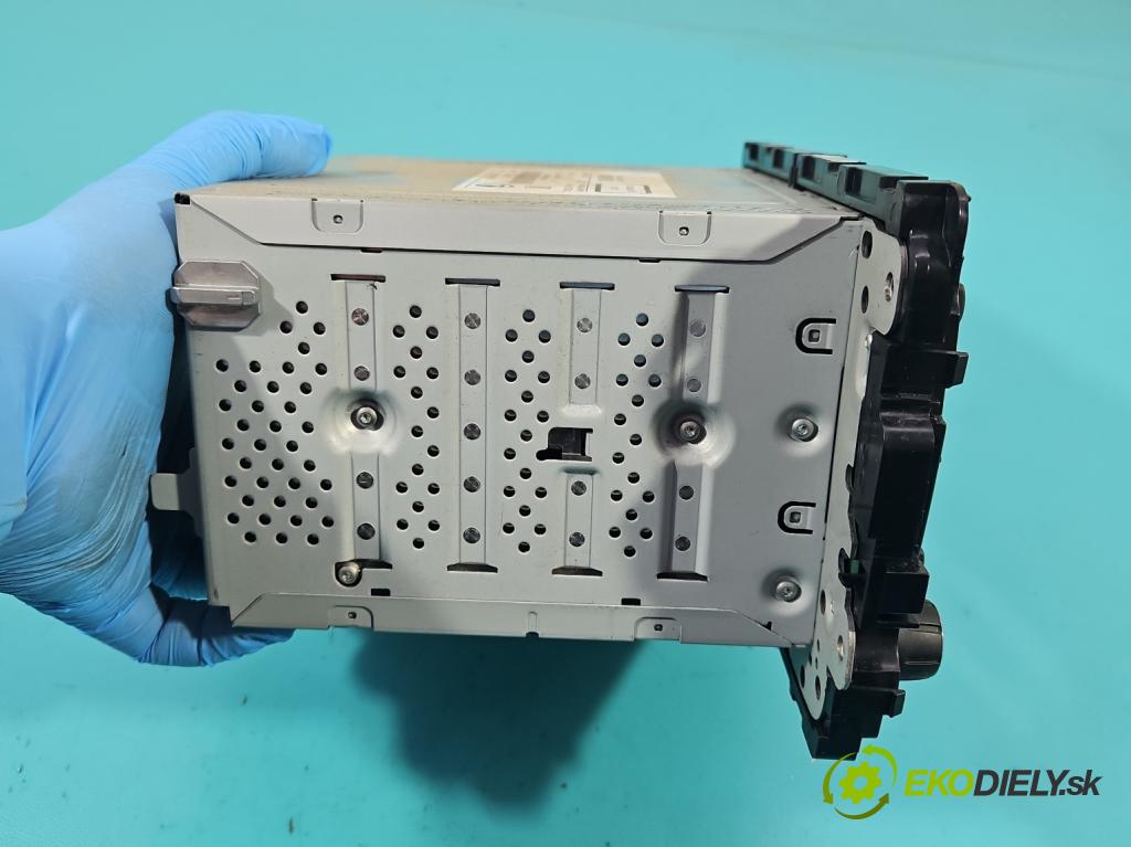 Skoda Rapid 2012-2019 1.2 TSI 86 HP manual 63 kW 1197 cm3 5- Radio originál 5J0035161E