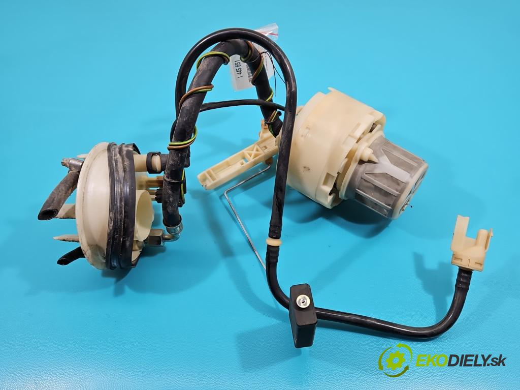 Audi 80 B4 1991-1994 2.0 90 hp manual 66 kW 1984 cm3 4- čerpadlo paliva 8A0201319A