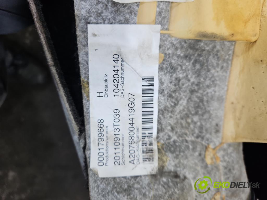 Mercedes E C207/ A207 3.0 cdi 265KM automatic 195 kW 2987 cm3 2- koberec do auta A2076800441