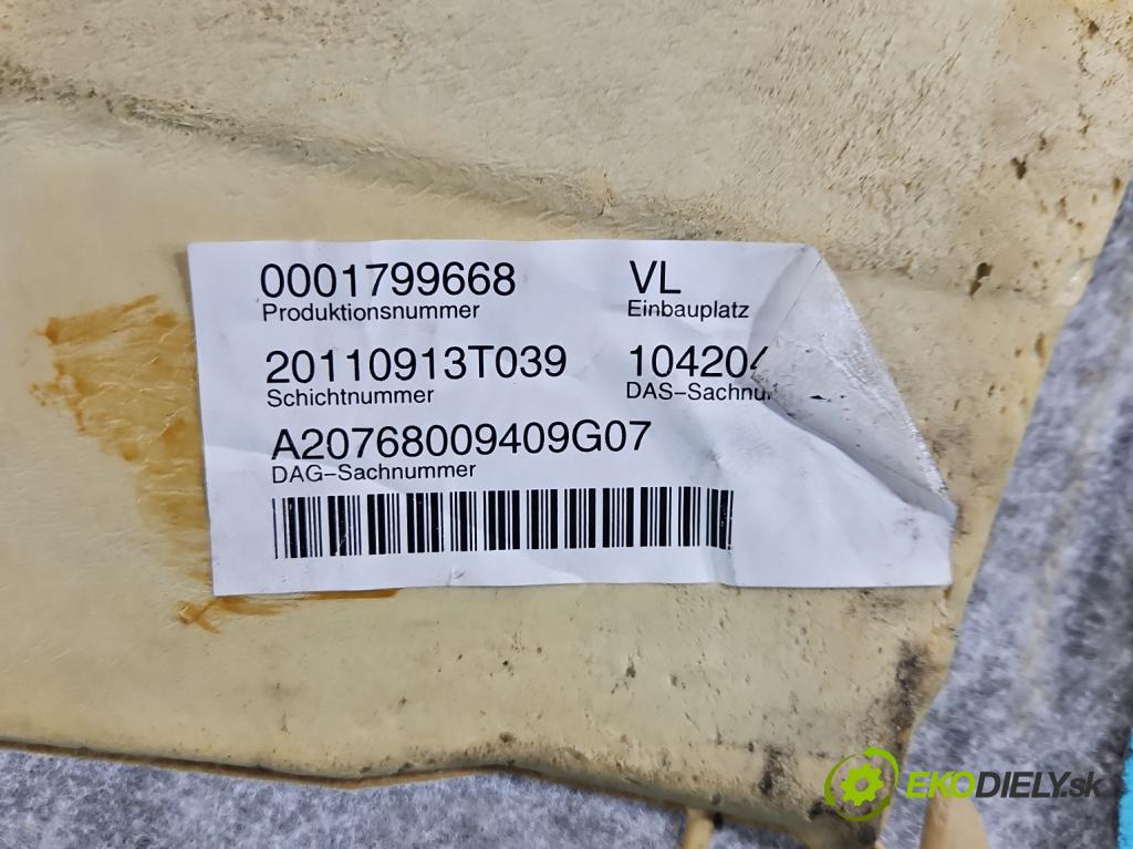 Mercedes E C207/ A207 3.0 cdi 265KM automatic 195 kW 2987 cm3 2- koberec do auta A2076800940
