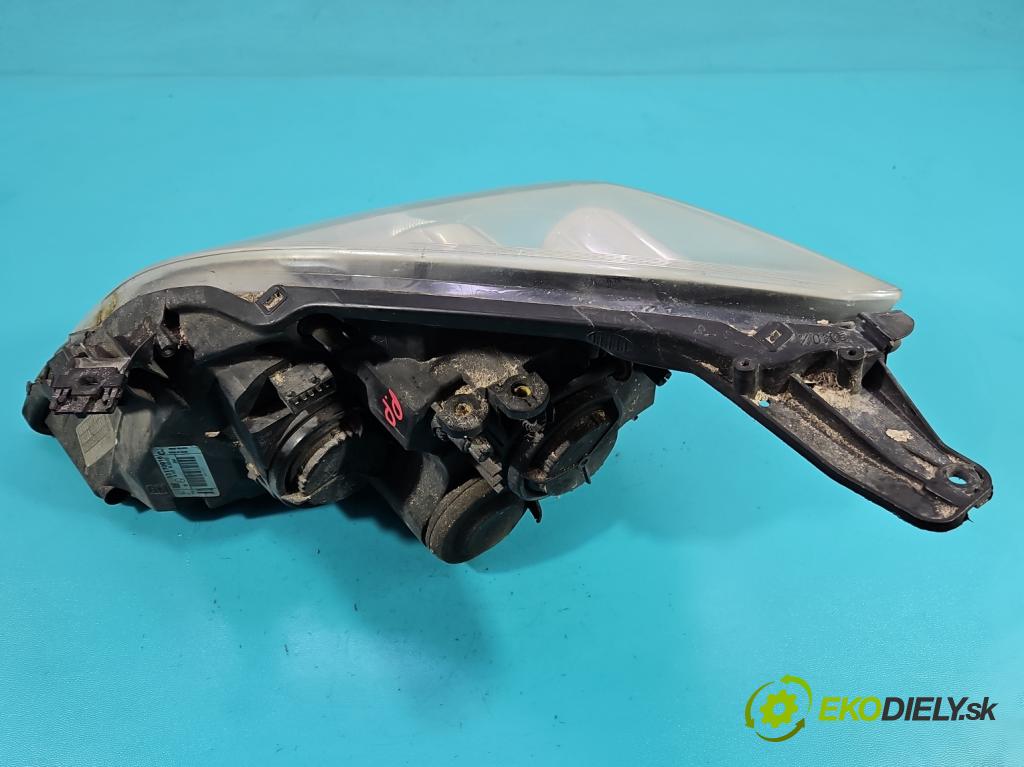 Opel Vectra C 2002-2008 1.9 cdti 150 HP manual 110 kW 1910 cm3 5- Reflektor: pravý 13170916 (Svetlo predné pravé)