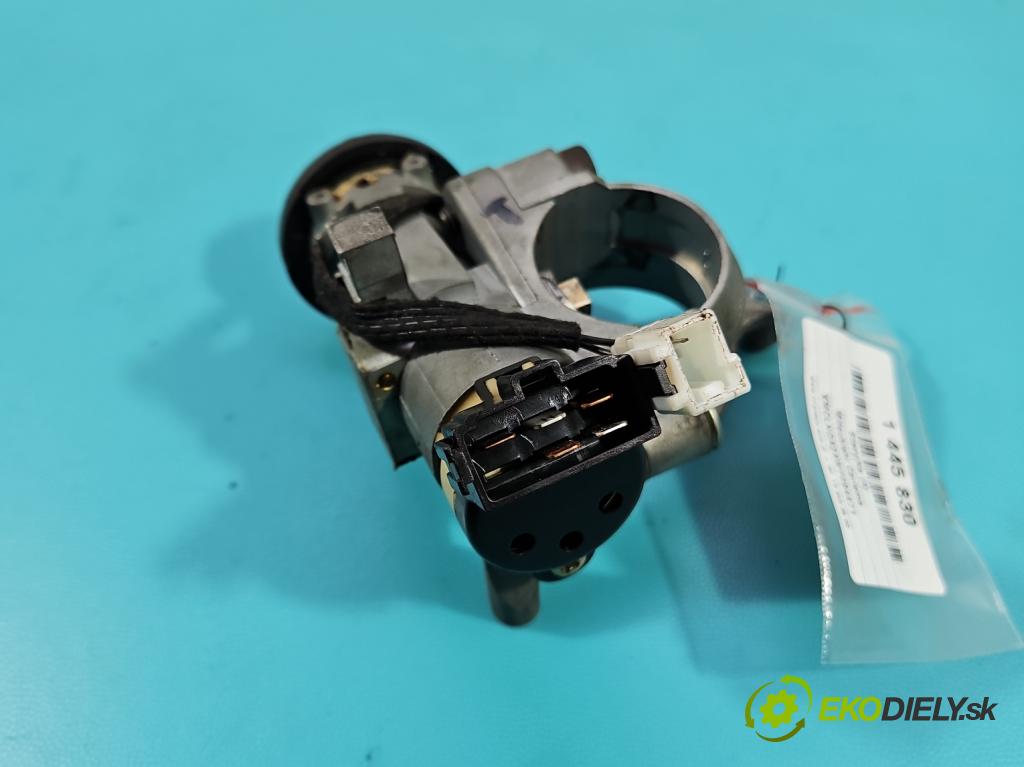 Mitsubishi Carisma 1.8 GDI 125 HP manual 92 kW 1834 cm3 5- Spínačka (Spínacia skrinka)