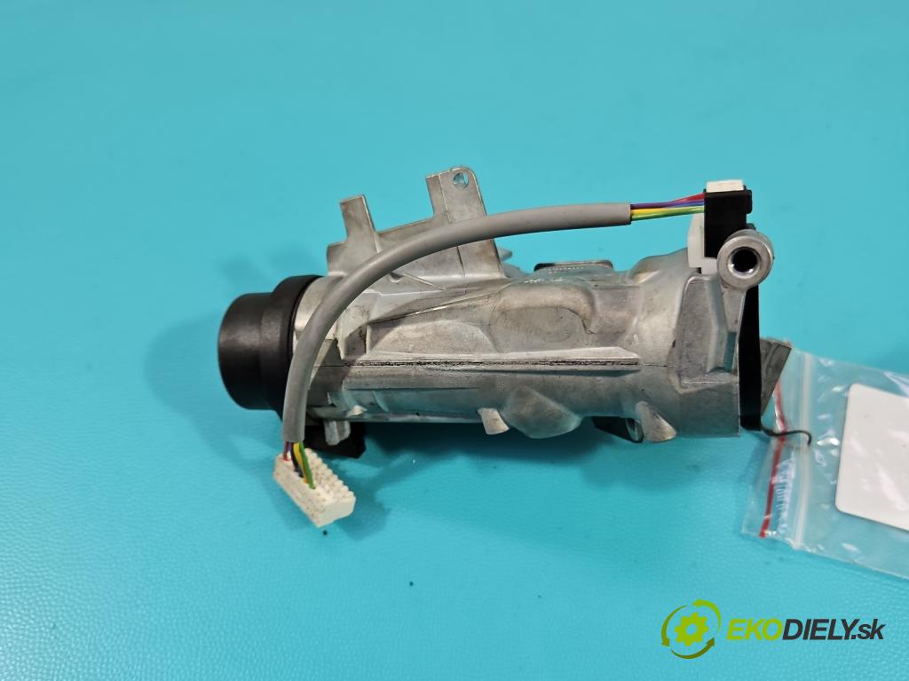 Vw Golf VII 2012-2020 1.6 tdi 110 HP manual 81 kW 1598 cm3 5- Spínačka 5Q0905865 (Spínacia skrinka)