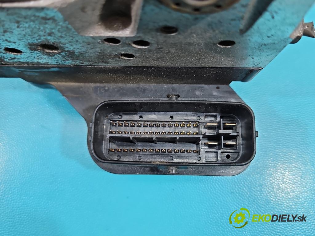 Toyota Rav4 II 2000-2005 2.0 D4D 116 HP manual 85 kW 1995 cm3 5- čerpadlo abs 44540-42040 (Pumpa ABS)